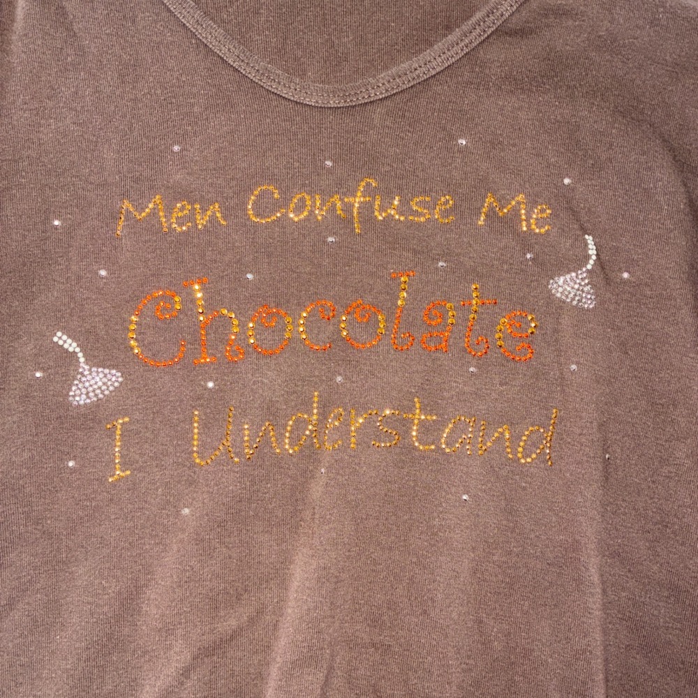 583 Y2K Cactus Bay Top Large Brown Men Confuse Me Chocolate Rhinestone Tee